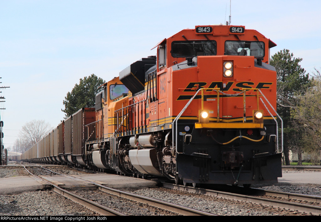 BNSF 9143 & BNSF 8951